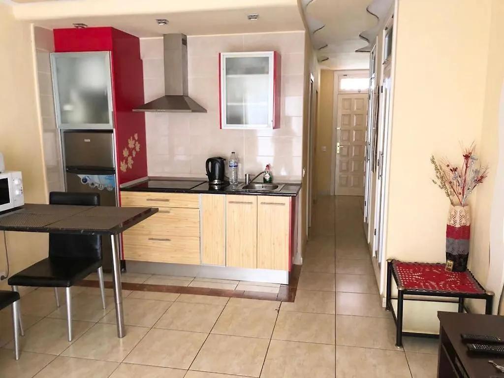 Cozy Apartment Close To Fanabe Beach, Tenerife Costa Adeje  0*,  İspanya